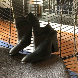 Dolce Vita soft leather ankle boots (fits 7.5-8.5)